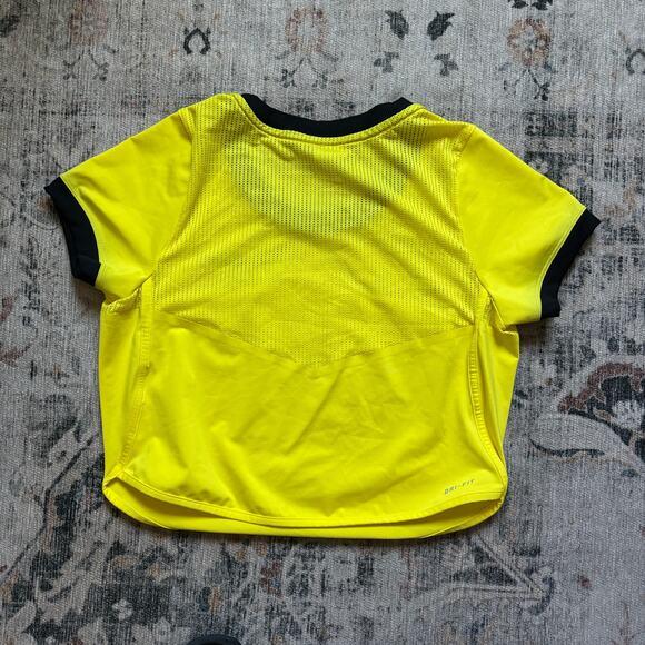 Nike Yellow Crop Top - M Scoop Neck Dri Fit - Picture 3 of 3